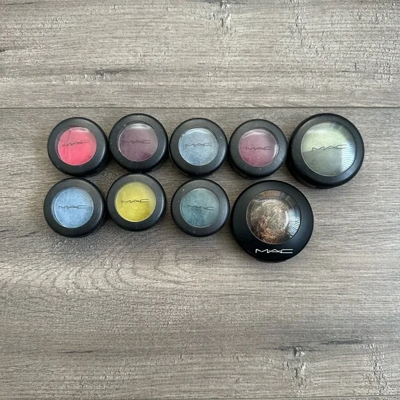 Bundle of Mac eyeshadows - Picture 2 of 6